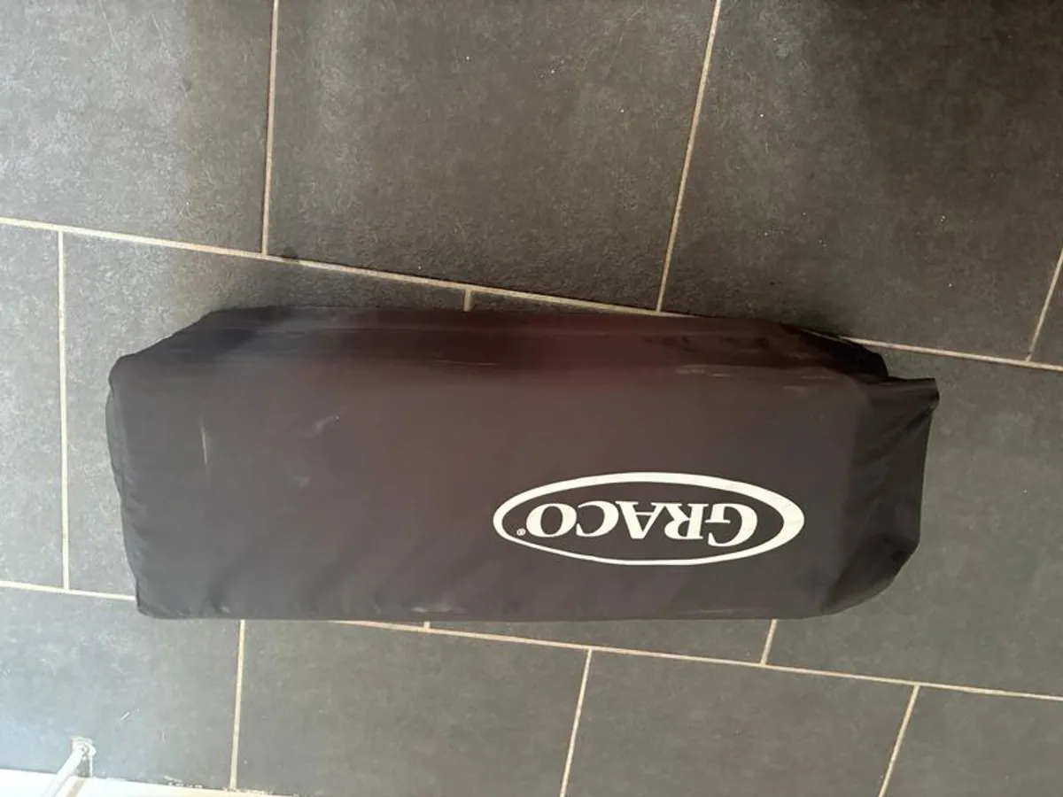 Graco Travel Cot - Image 2