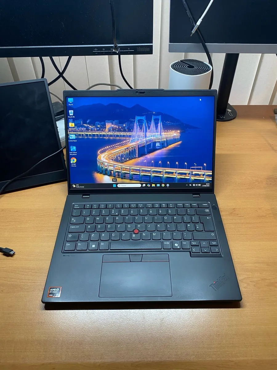 Lenovo Thinkpad Ryzen 5 16/256 win 11 pro - Image 1