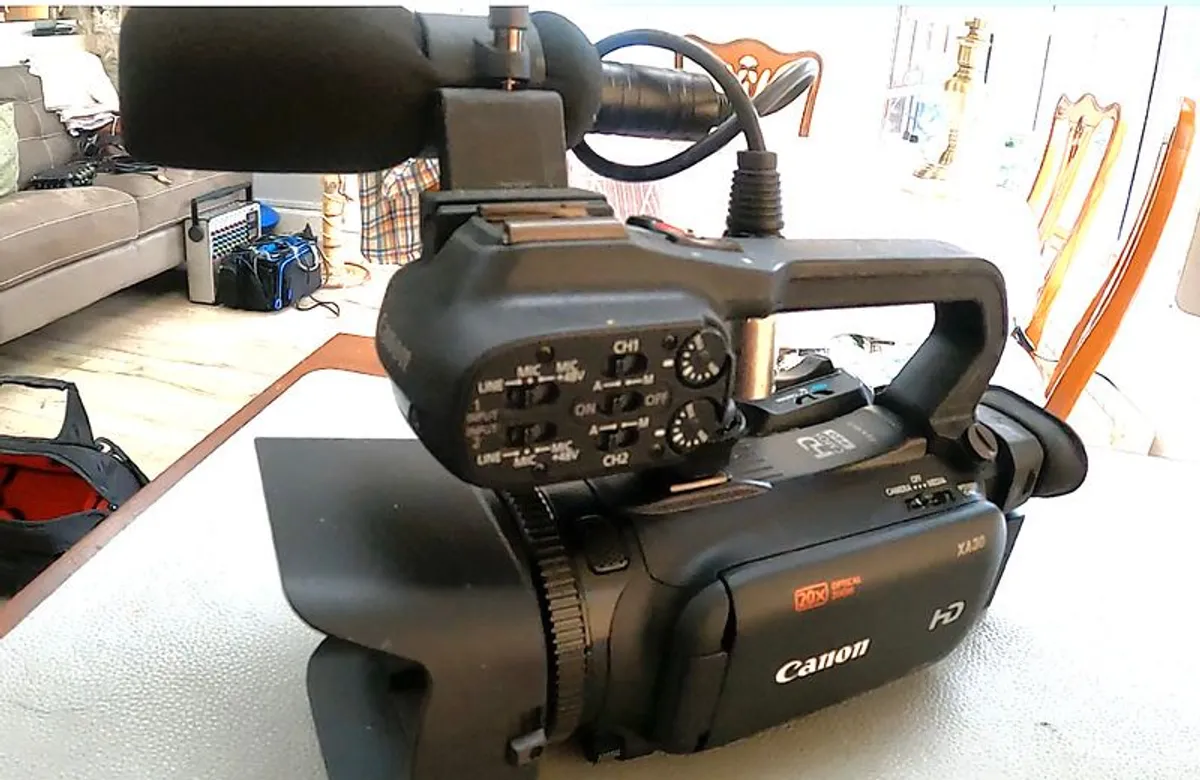 Canon XA30 Pro HD Camcorder - Image 4
