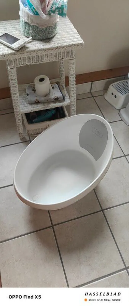 Shnuggle Baby Bath - Image 1