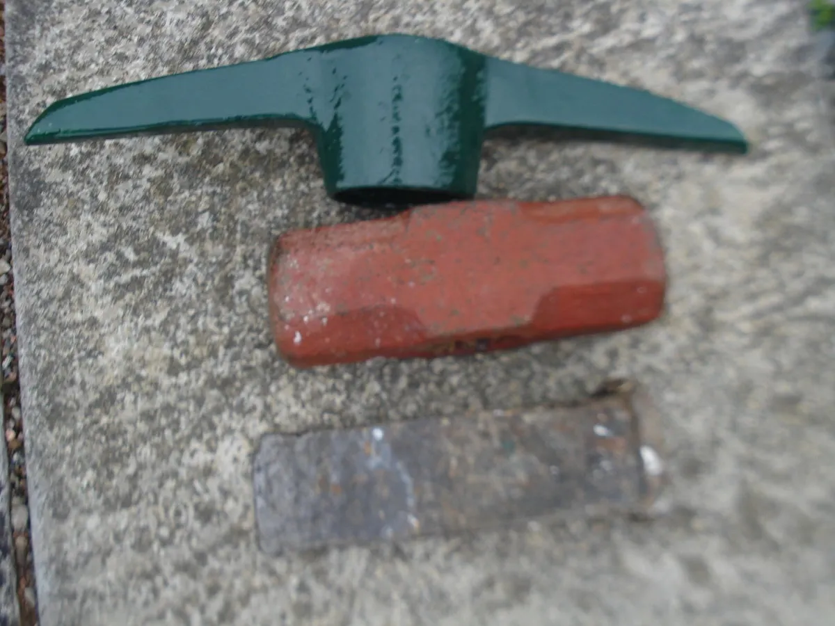 OLD METAL IRON WORK HEAD & WEDGE, - Image 3