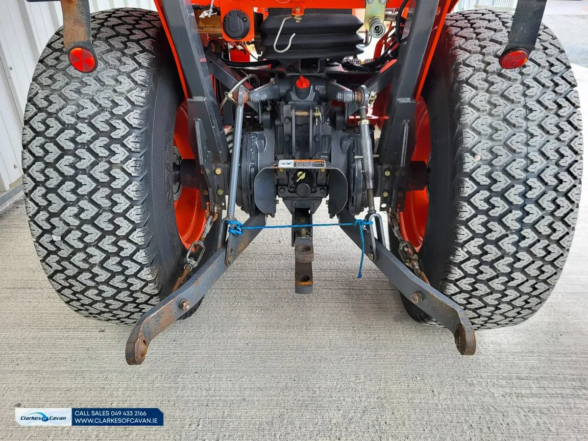 2008 Kubota L3200 Tractor - Image 3