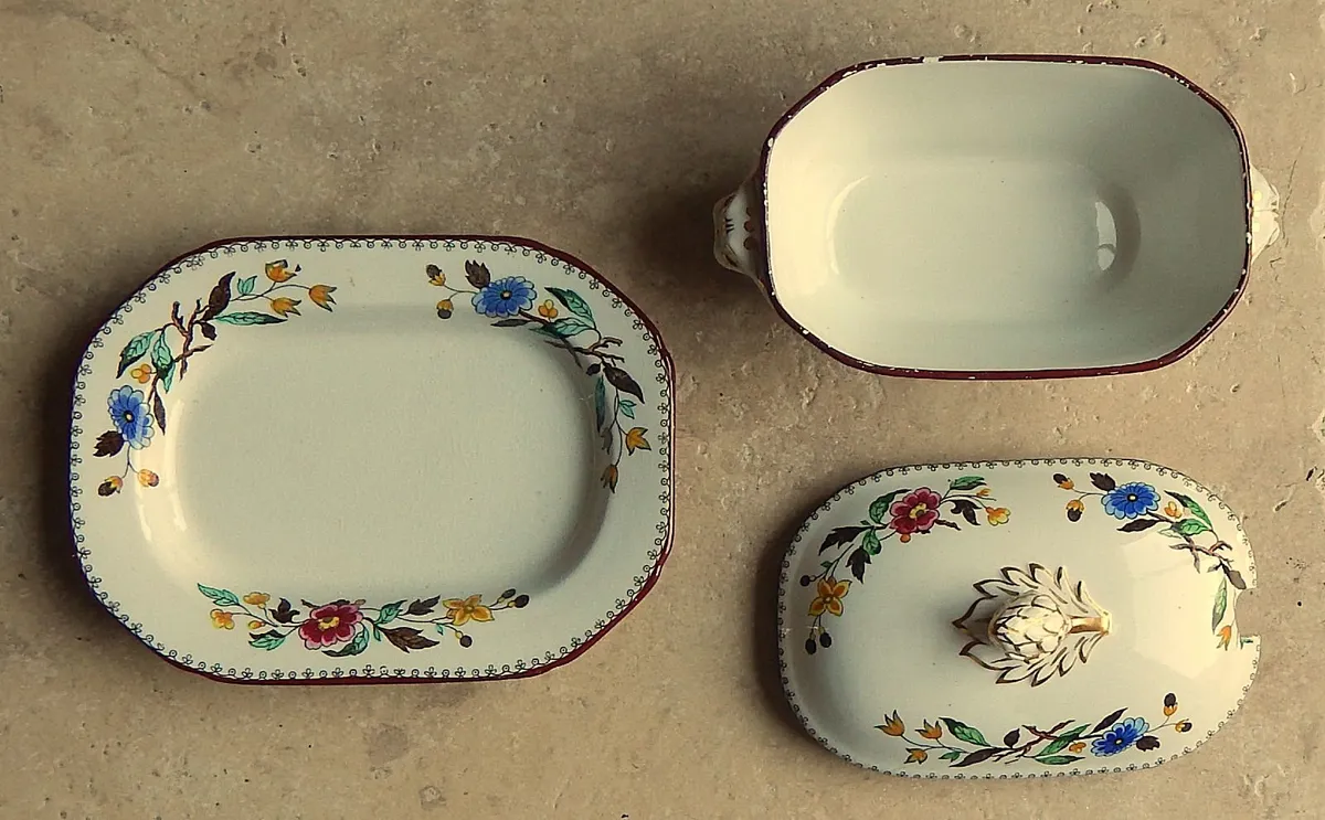 Spode Gilded Sauce Tureen and Stand - Image 4