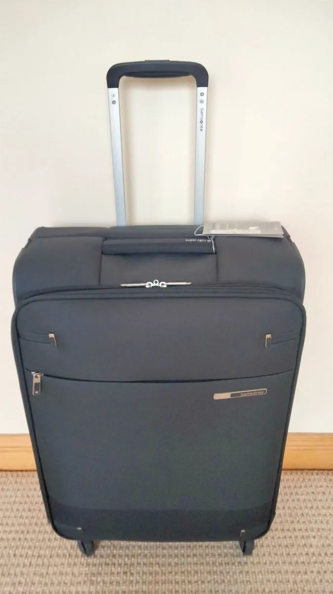 Samsonite spinner luggage - Image 1