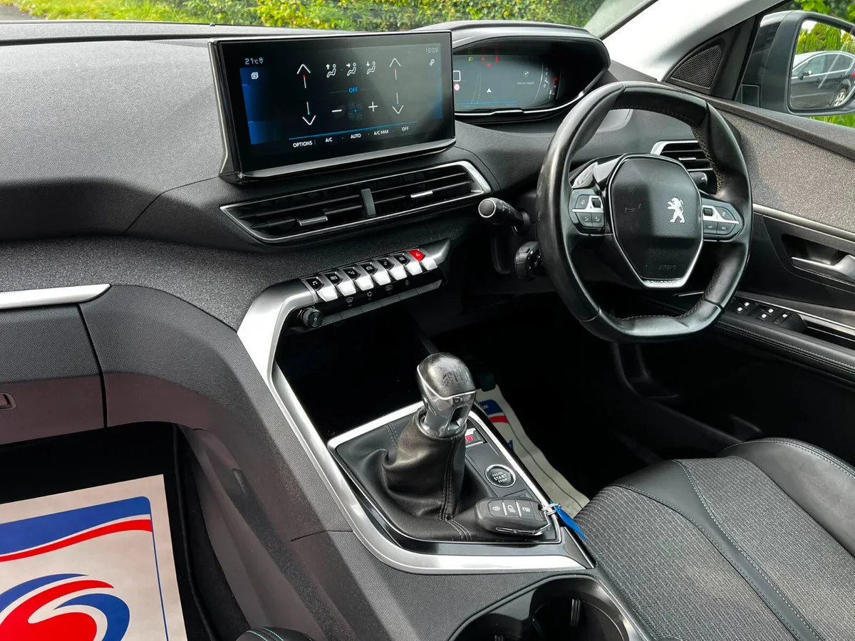 Peugeot 3008 2022 - Image 2