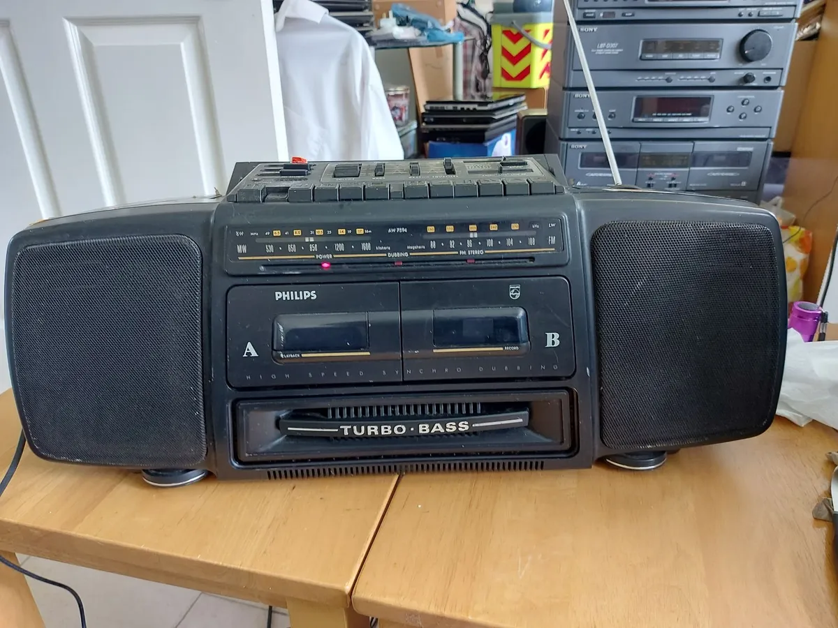 Philips Portable Boombox Music System, Model PZ1 - Image 1
