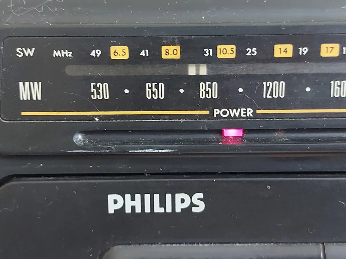 Philips Portable Boombox Music System, Model PZ1 - Image 3