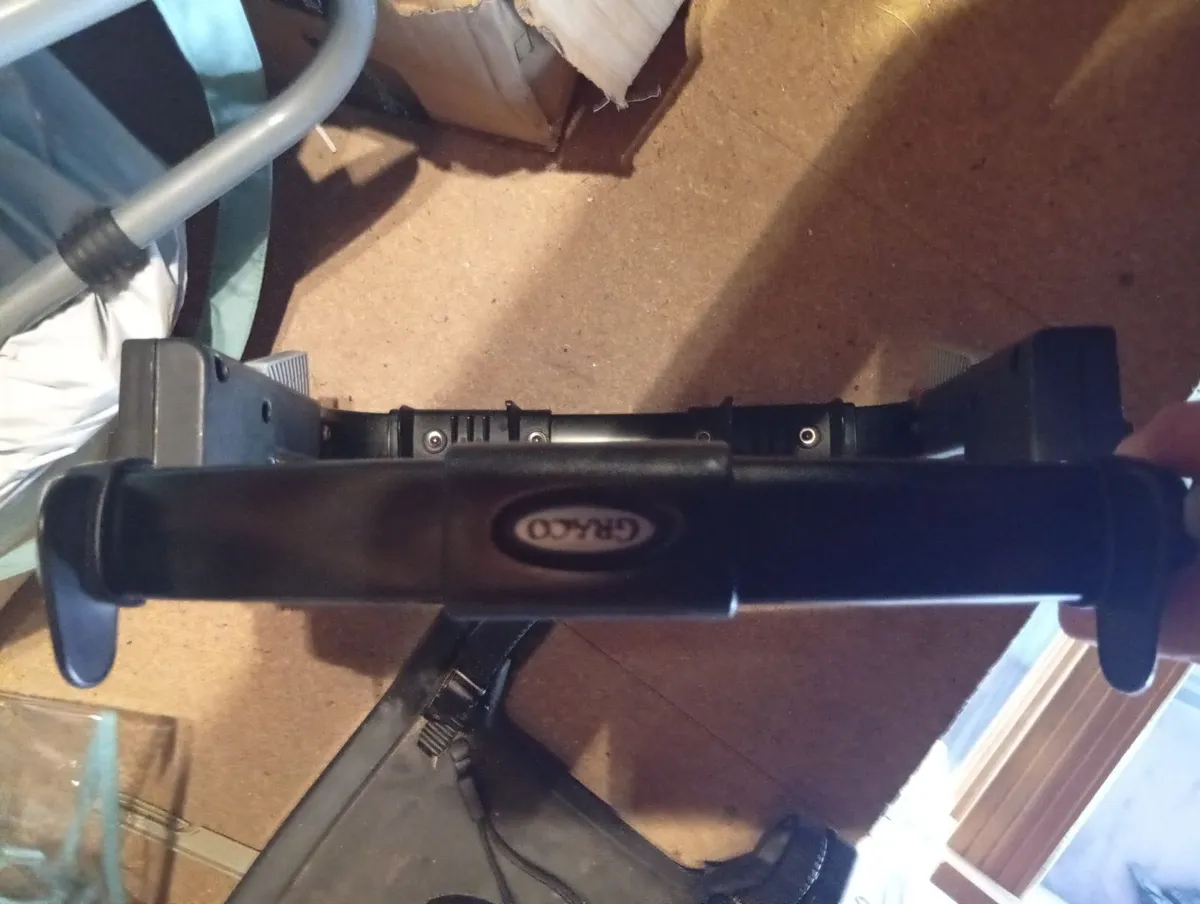 Graco car seat adapter for buggy - Image 2
