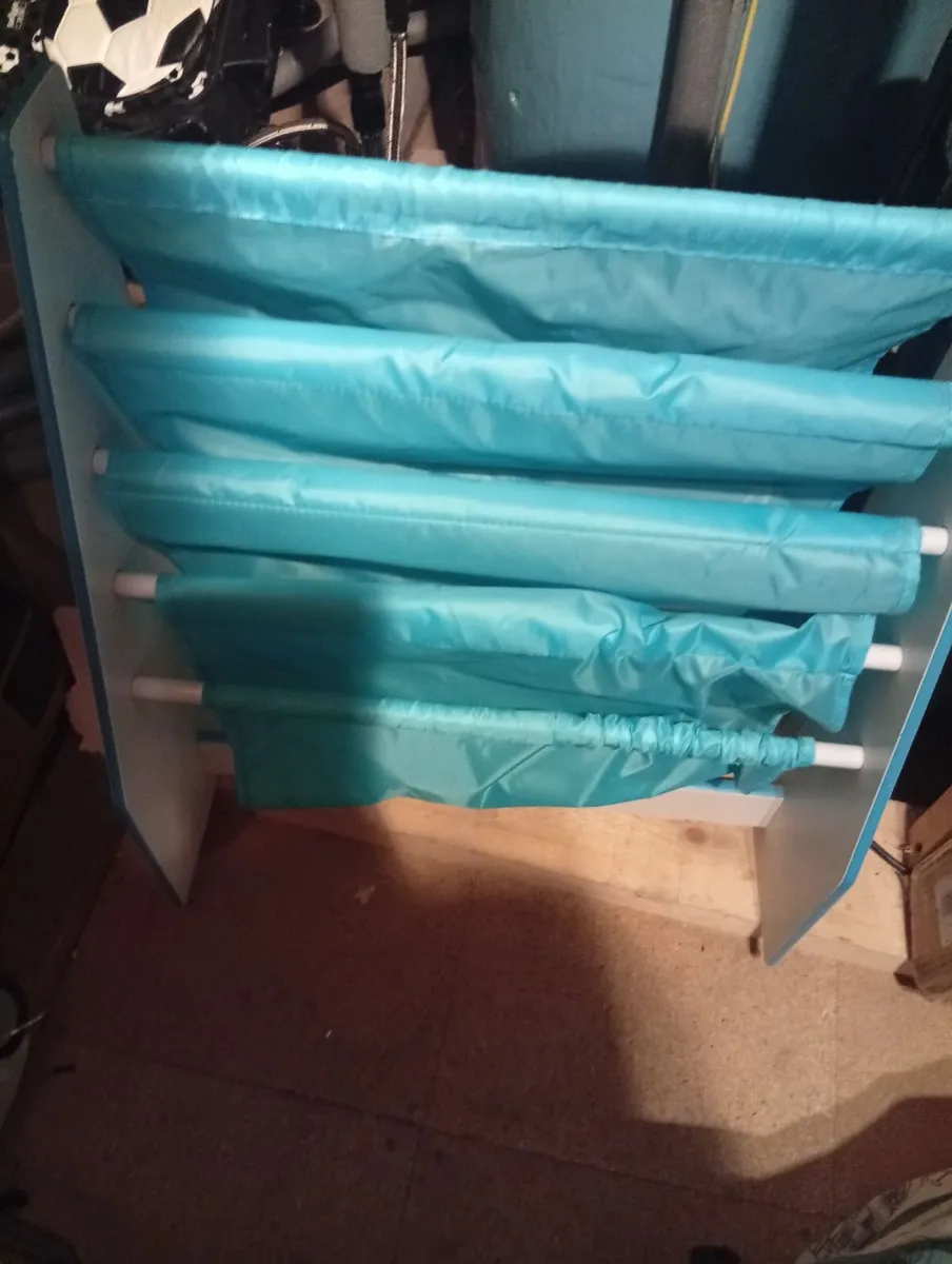 Kids book shelf - Image 1