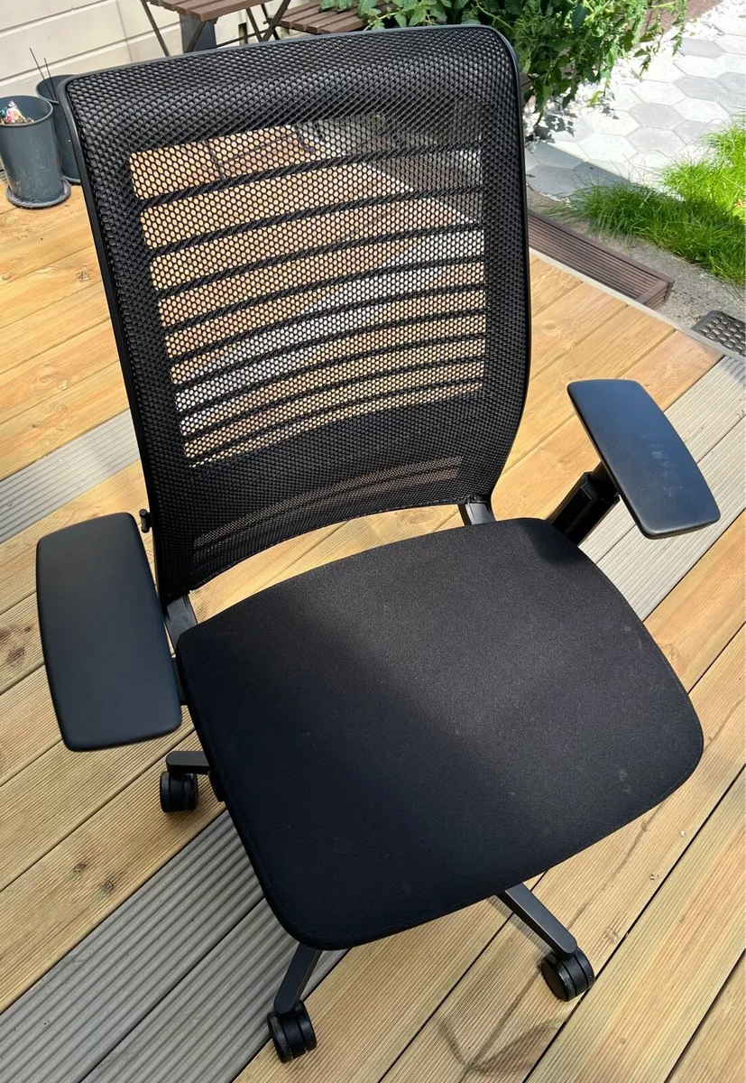 Office chair - Image 1