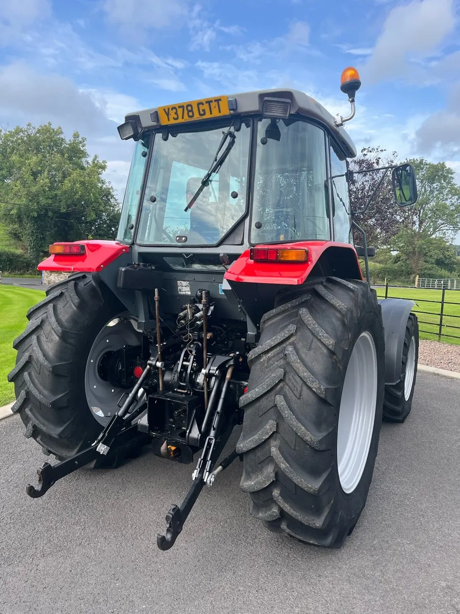 2001 Massey 4245 - Image 3