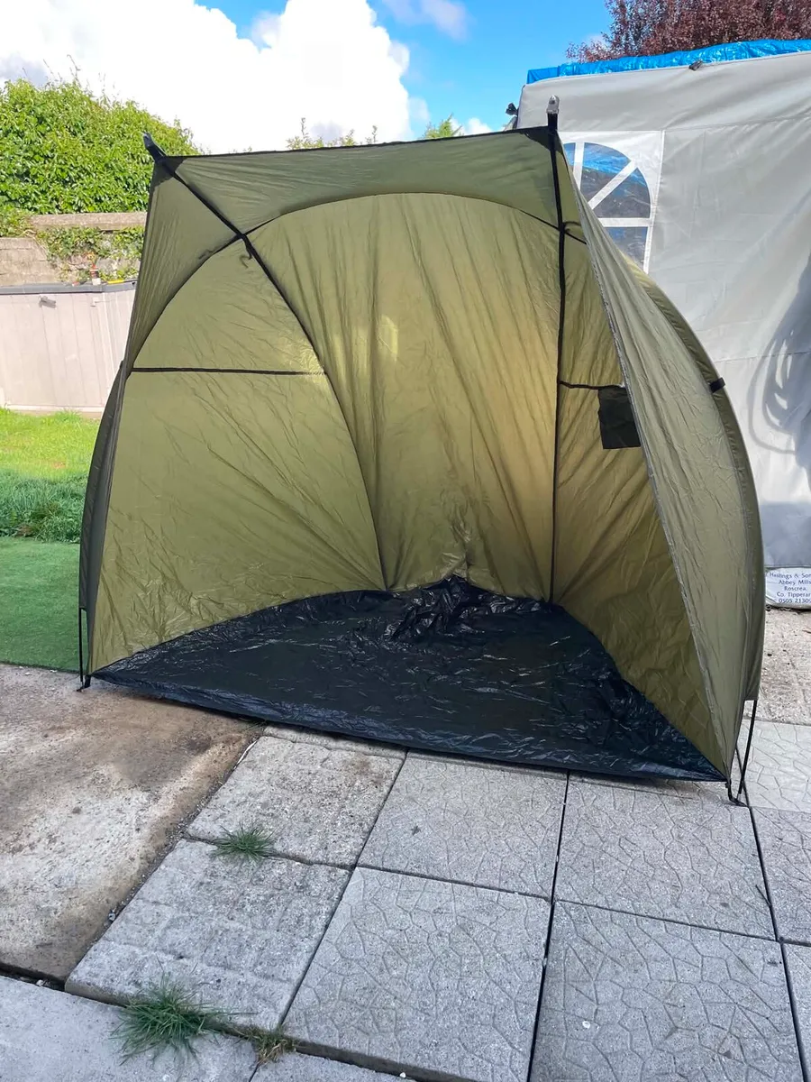 Fishing tent - Image 1