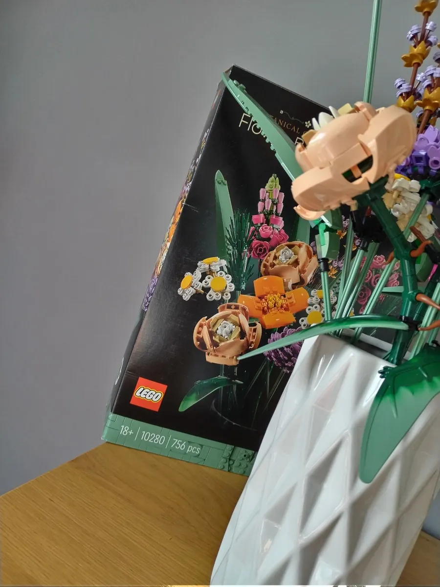 LEGO Botanicals Flower Sets €30 - Image 1