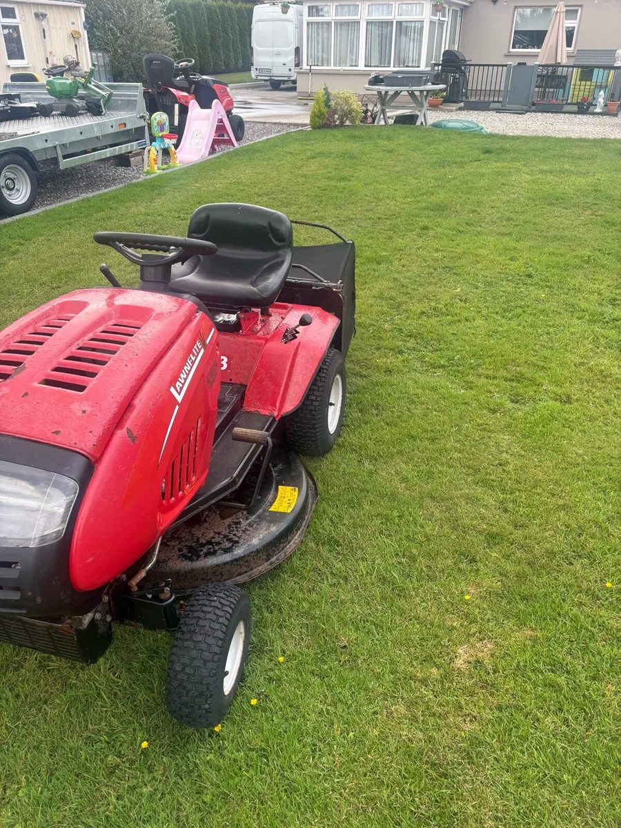 Lawn flite ride on mower - Image 2