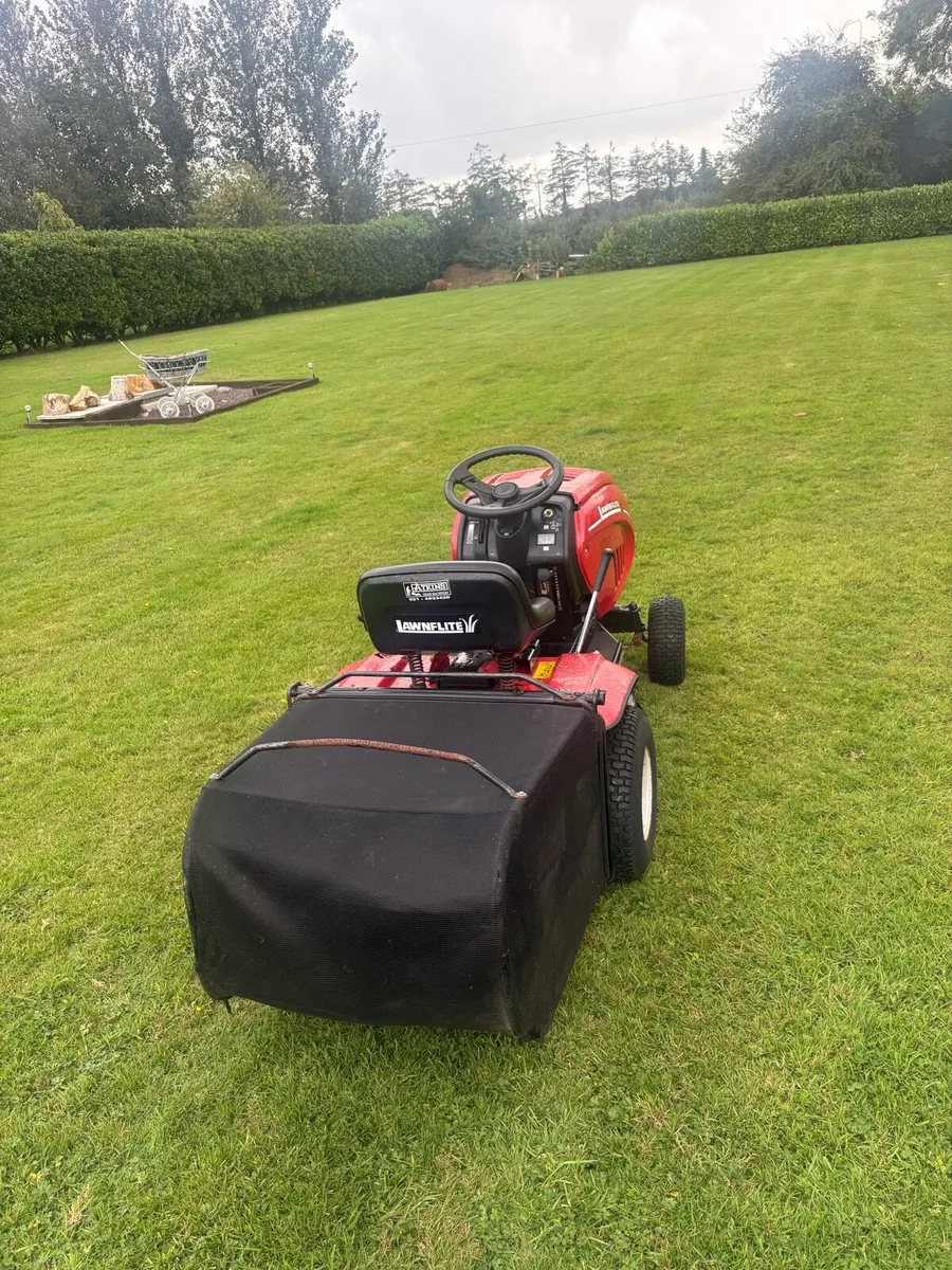 Lawn flite ride on mower - Image 3