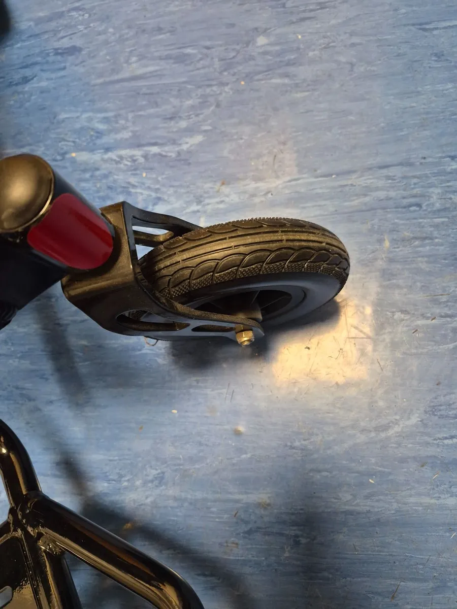 Electric wheelchair - Image 3