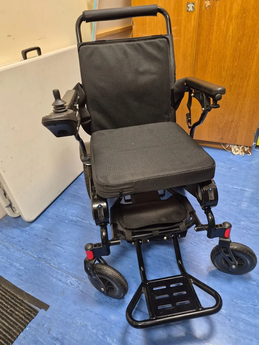 Electric wheelchair - Image 4