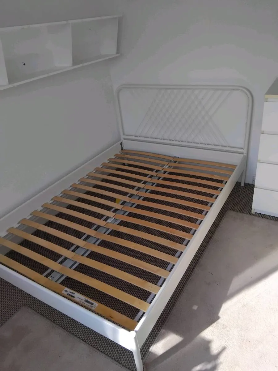 Double bed - Image 1