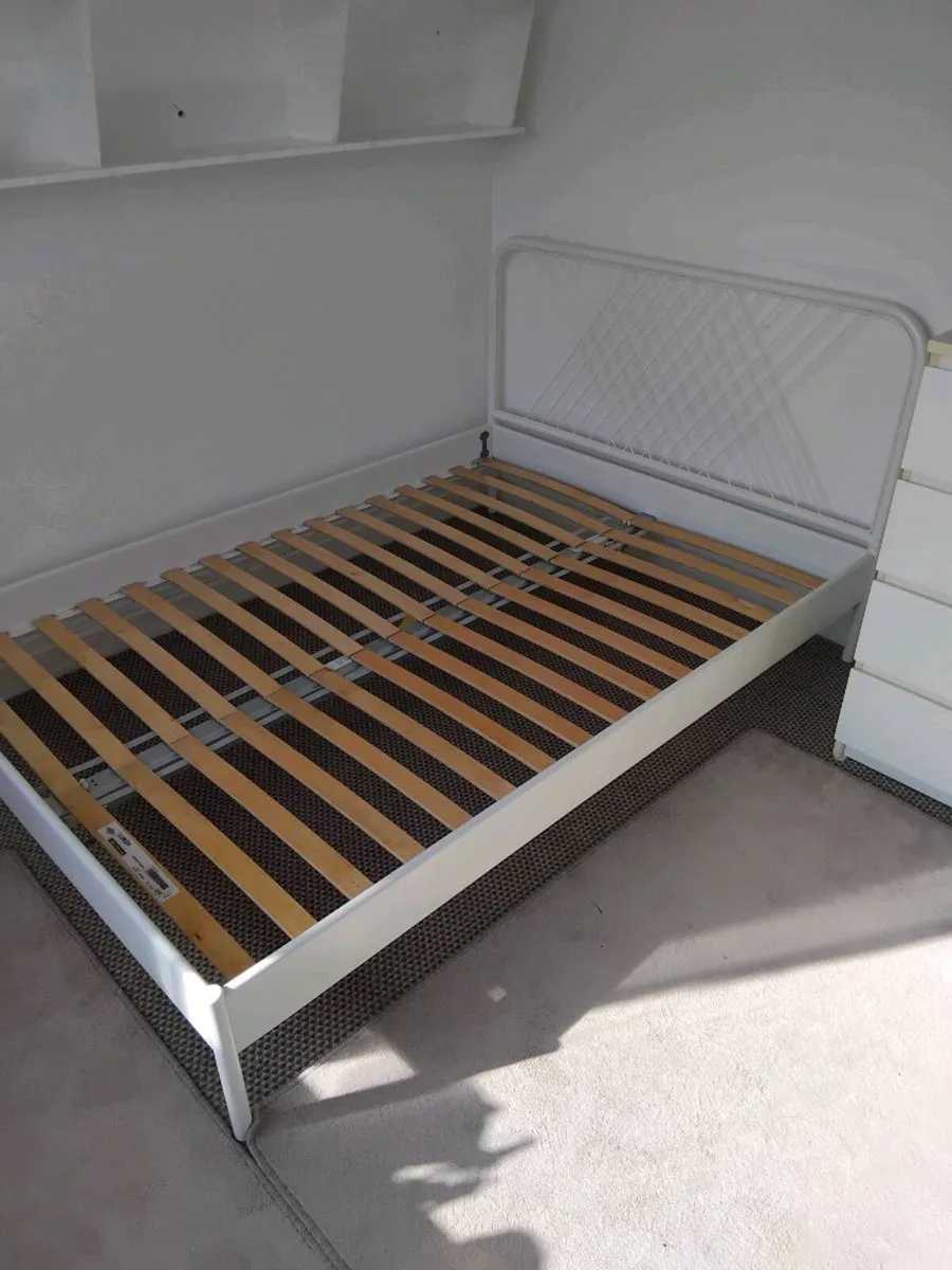 Double bed - Image 2