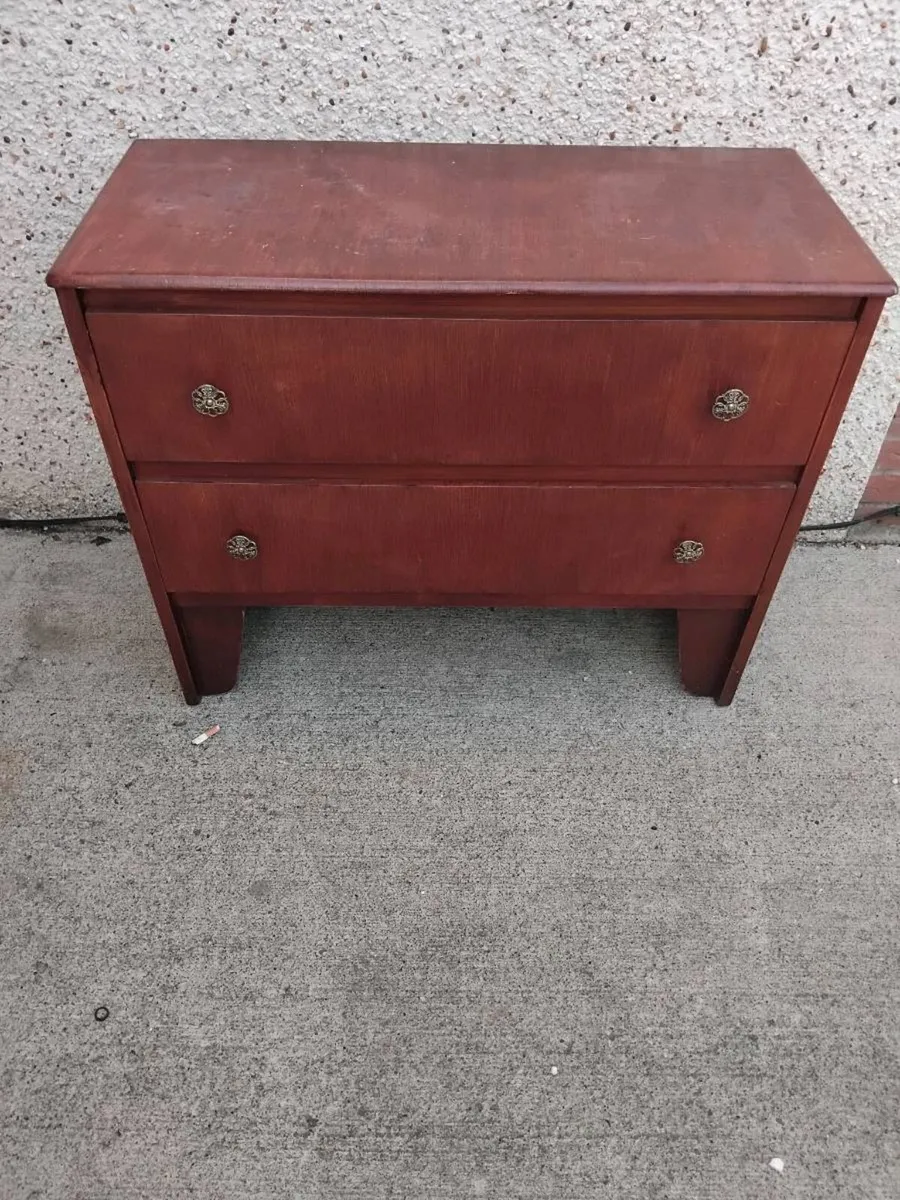 Chest of drawers