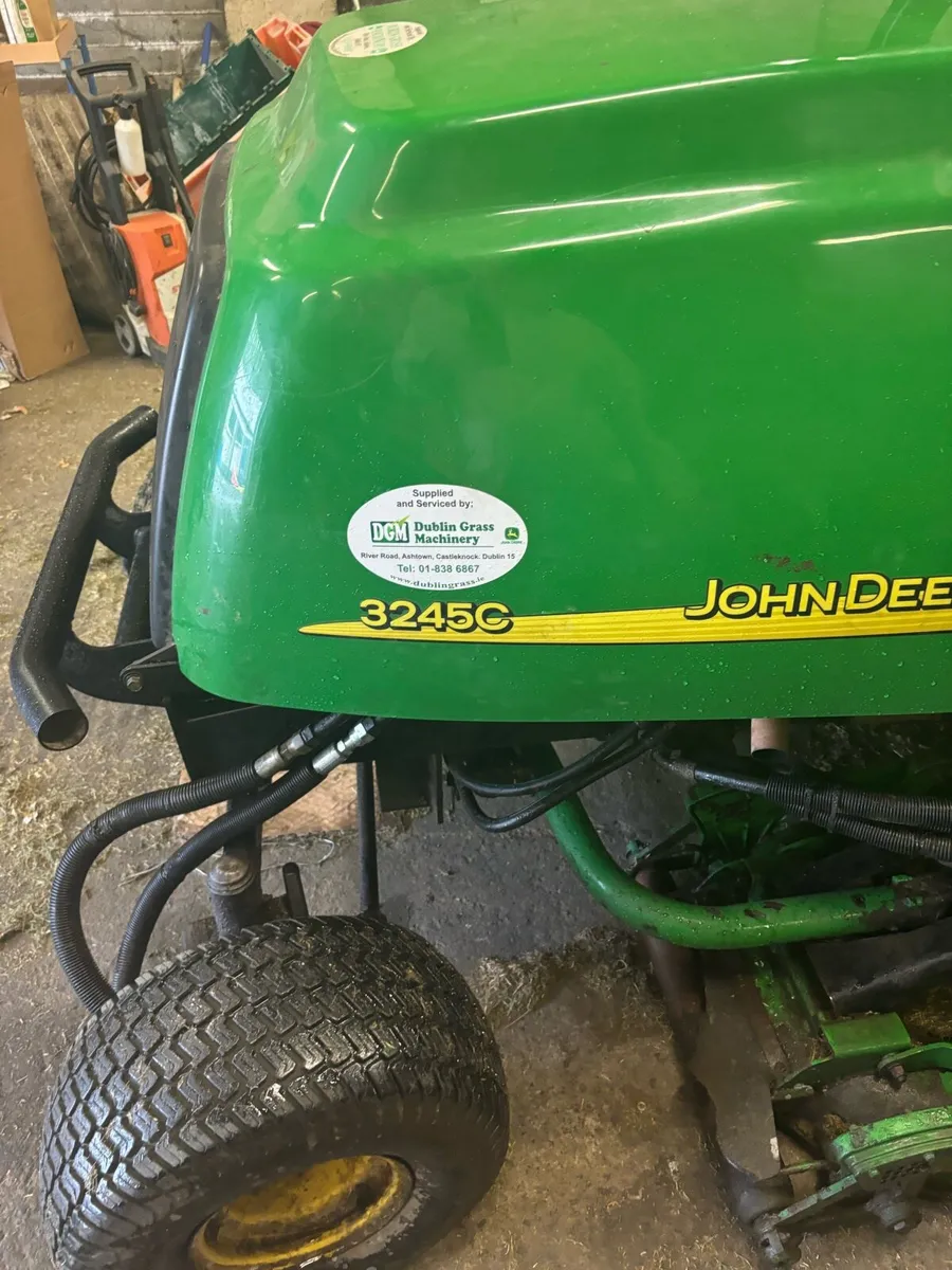 JohnDeer 3245C ride on diesel mower - Image 3