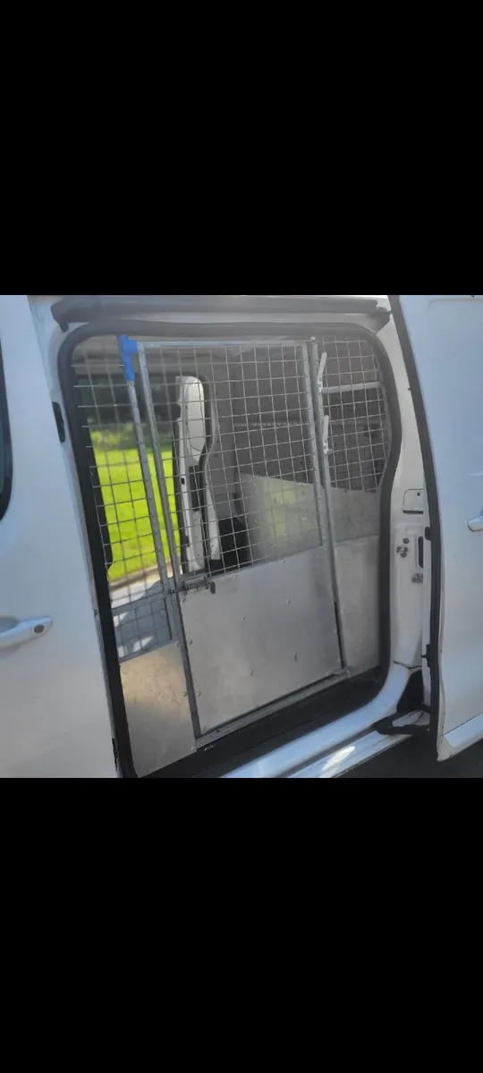 Dog transport Cage - Image 4