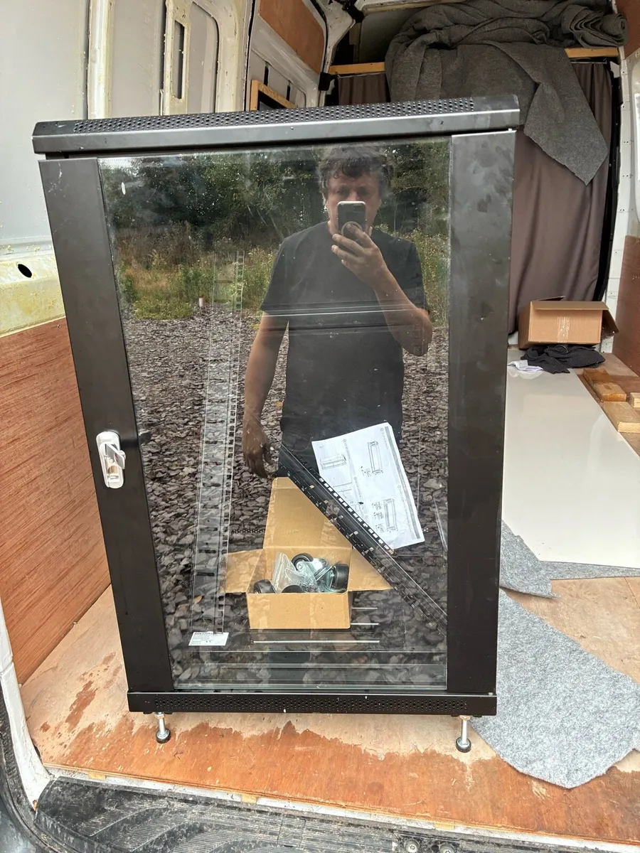 Comms server cabinet - Image 1