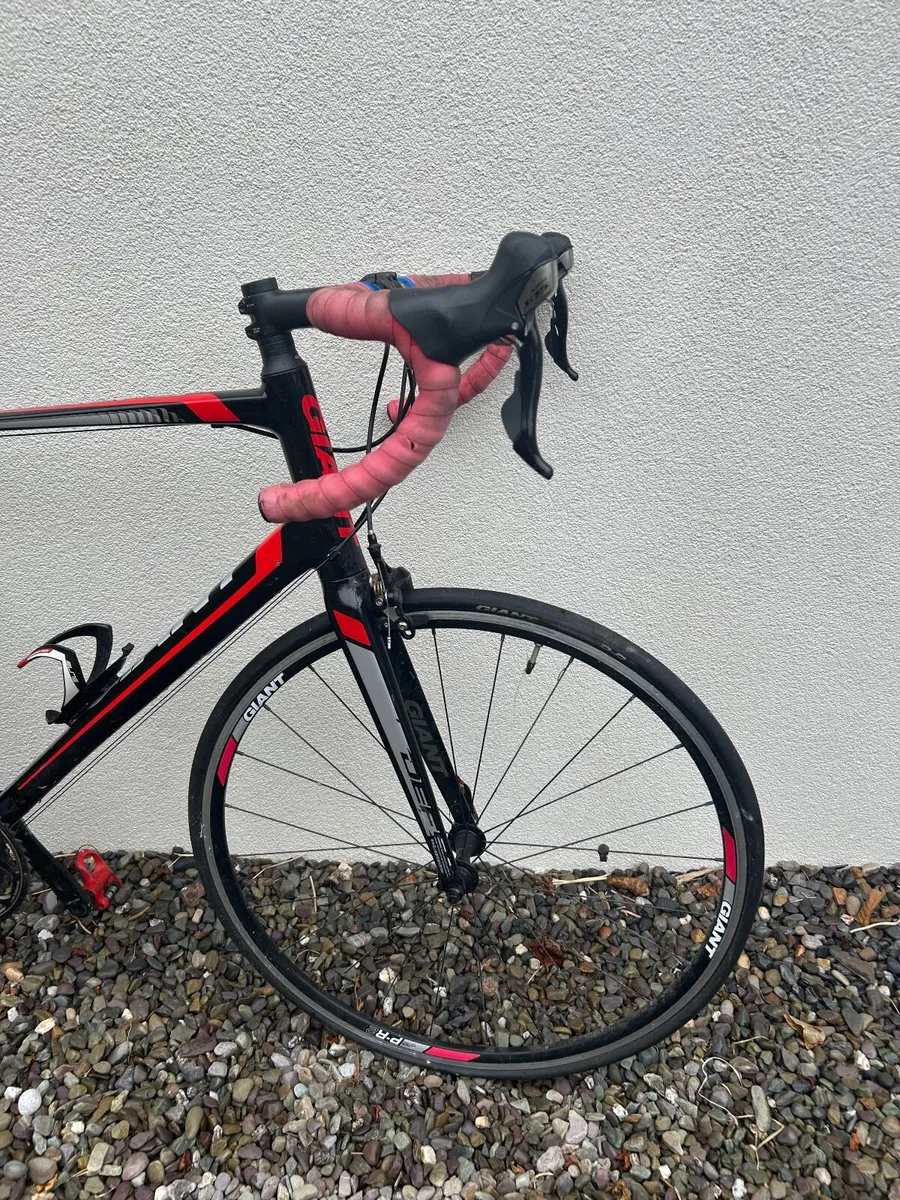 Giant road bike - Image 2