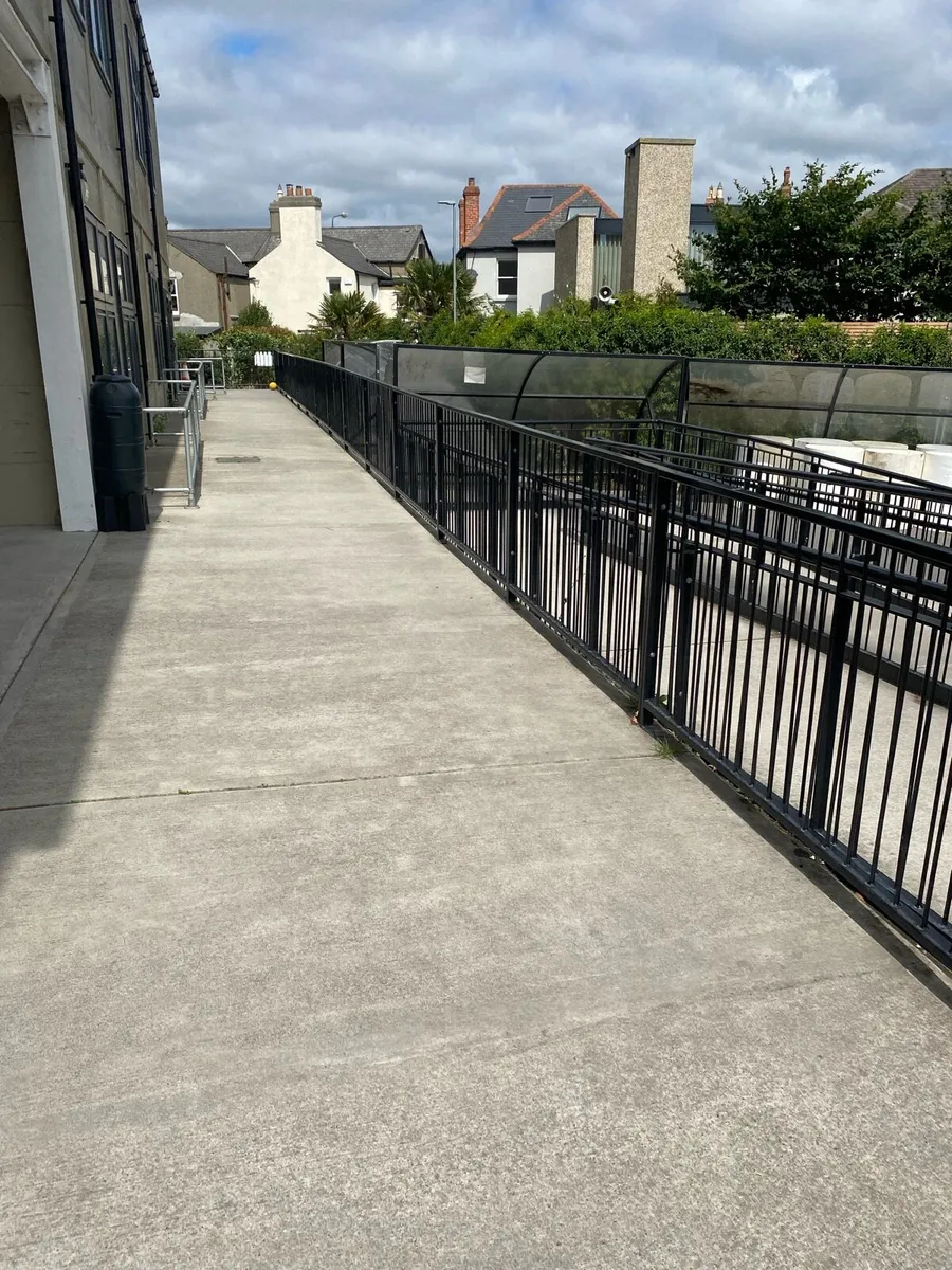 Hand railings - Image 1