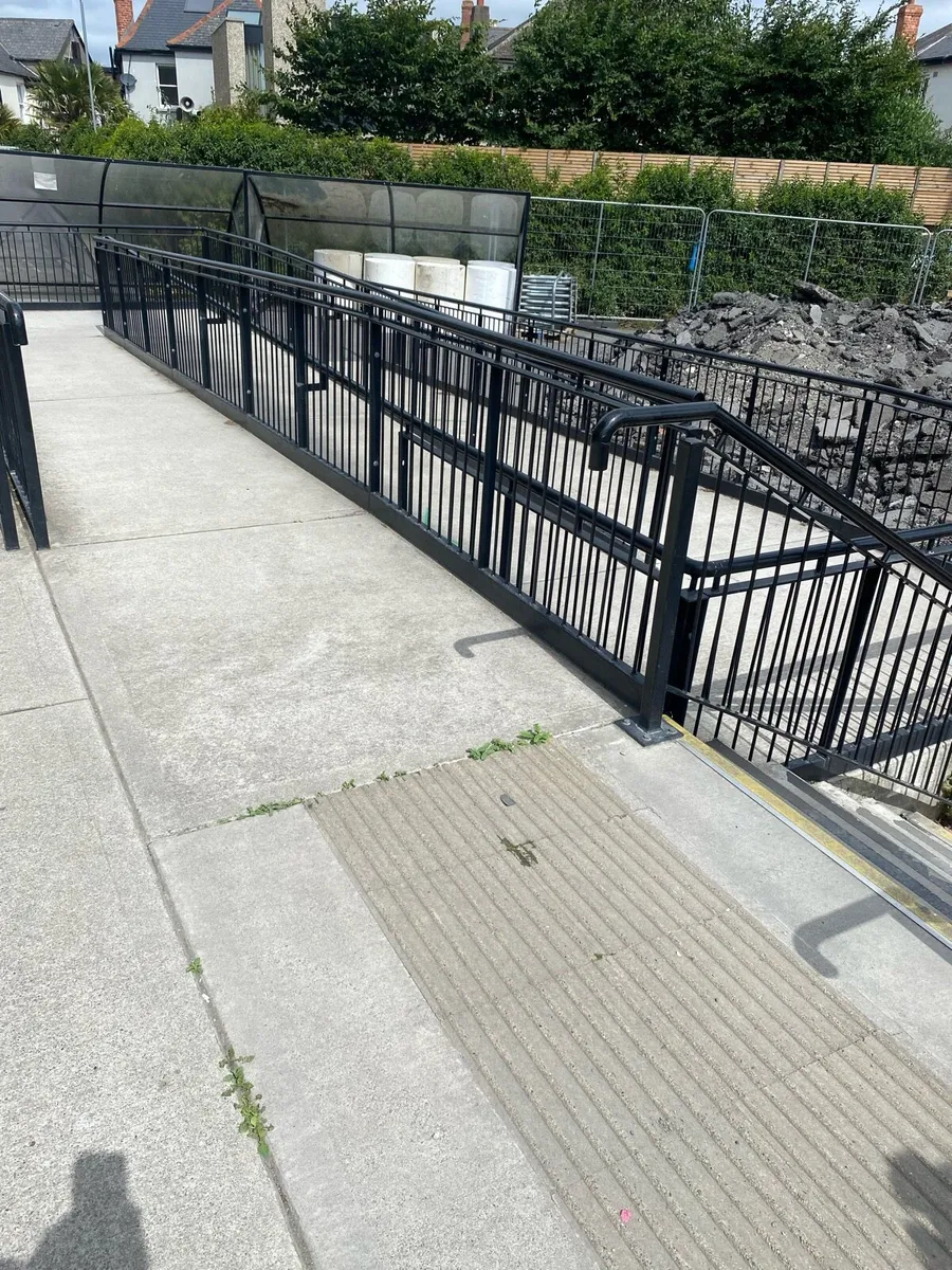 Hand railings - Image 3
