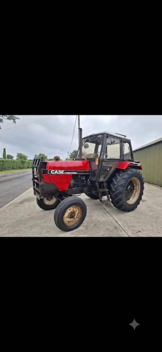 Case 1494 tractor - Image 2