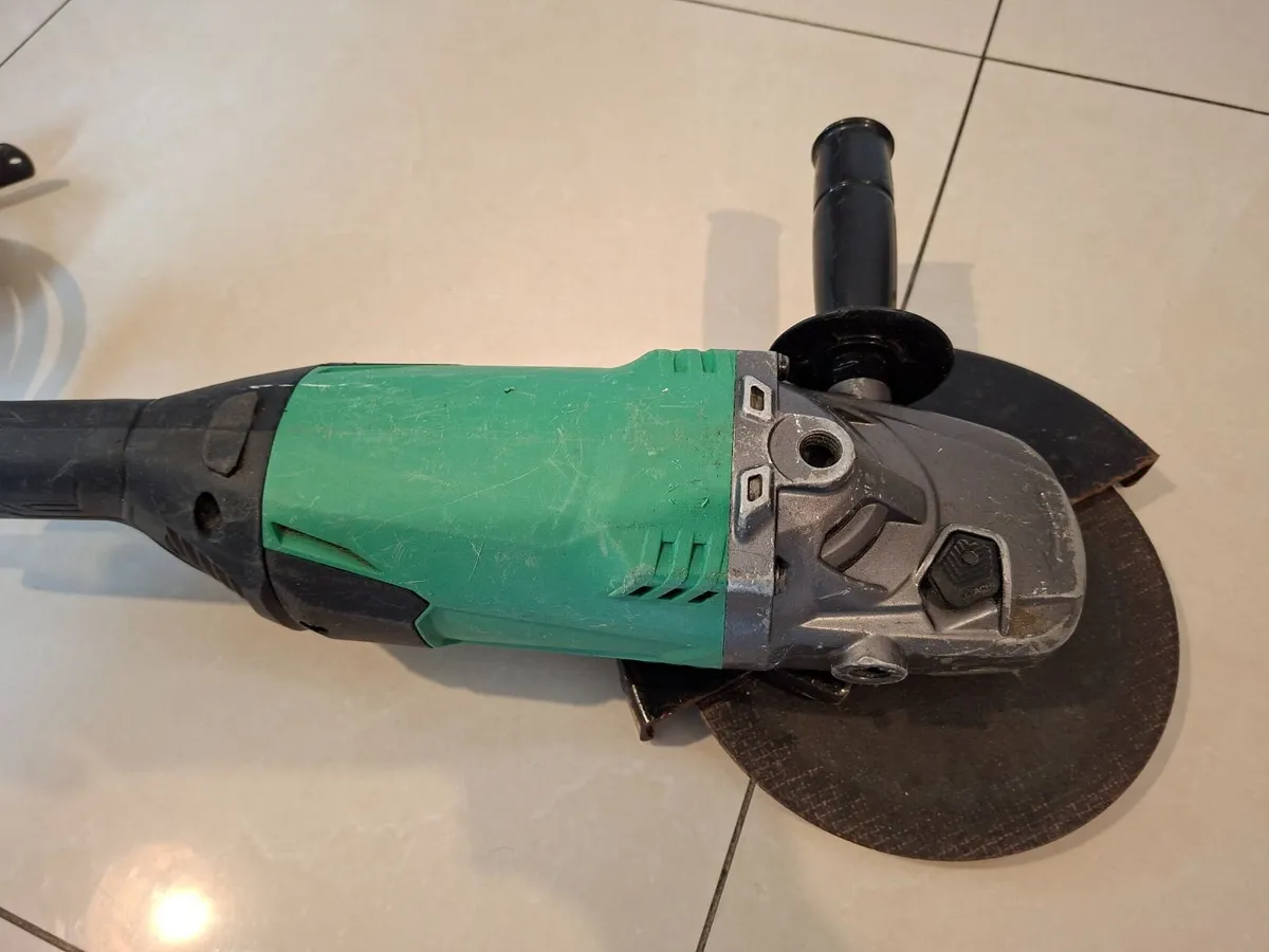 Hitachi G 23ST 230mm Angle Grinder 110v - Image 3