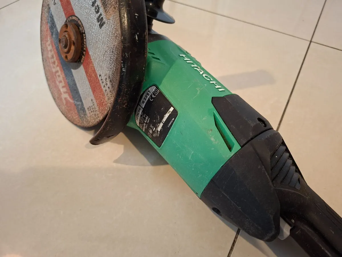 Hitachi G 23ST 230mm Angle Grinder 110v - Image 4