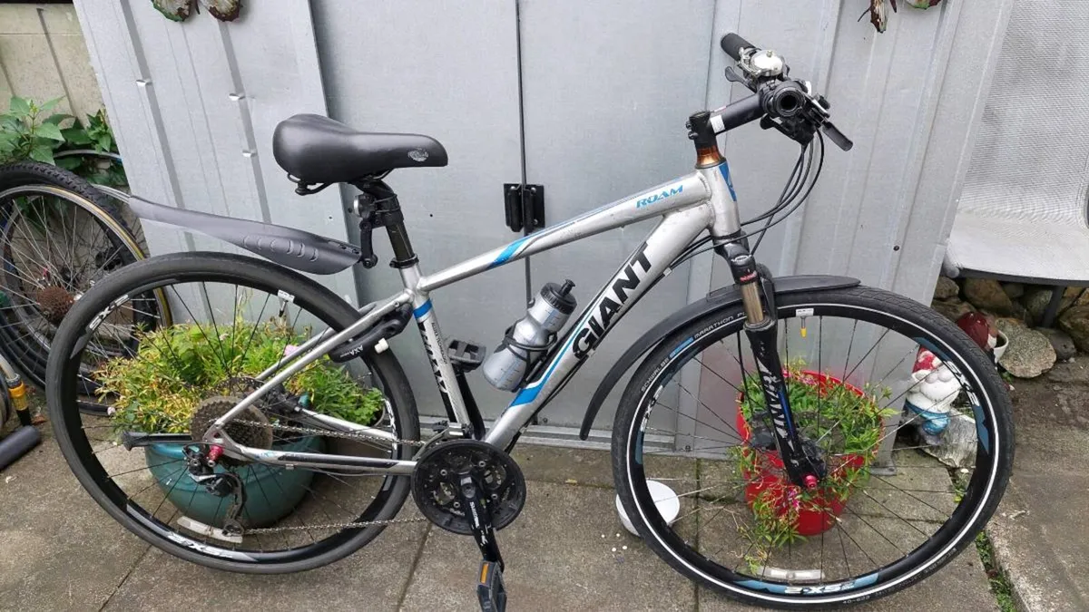 Giant Roam Hybrid Bike Hydraulic Disc Brakes - Image 3