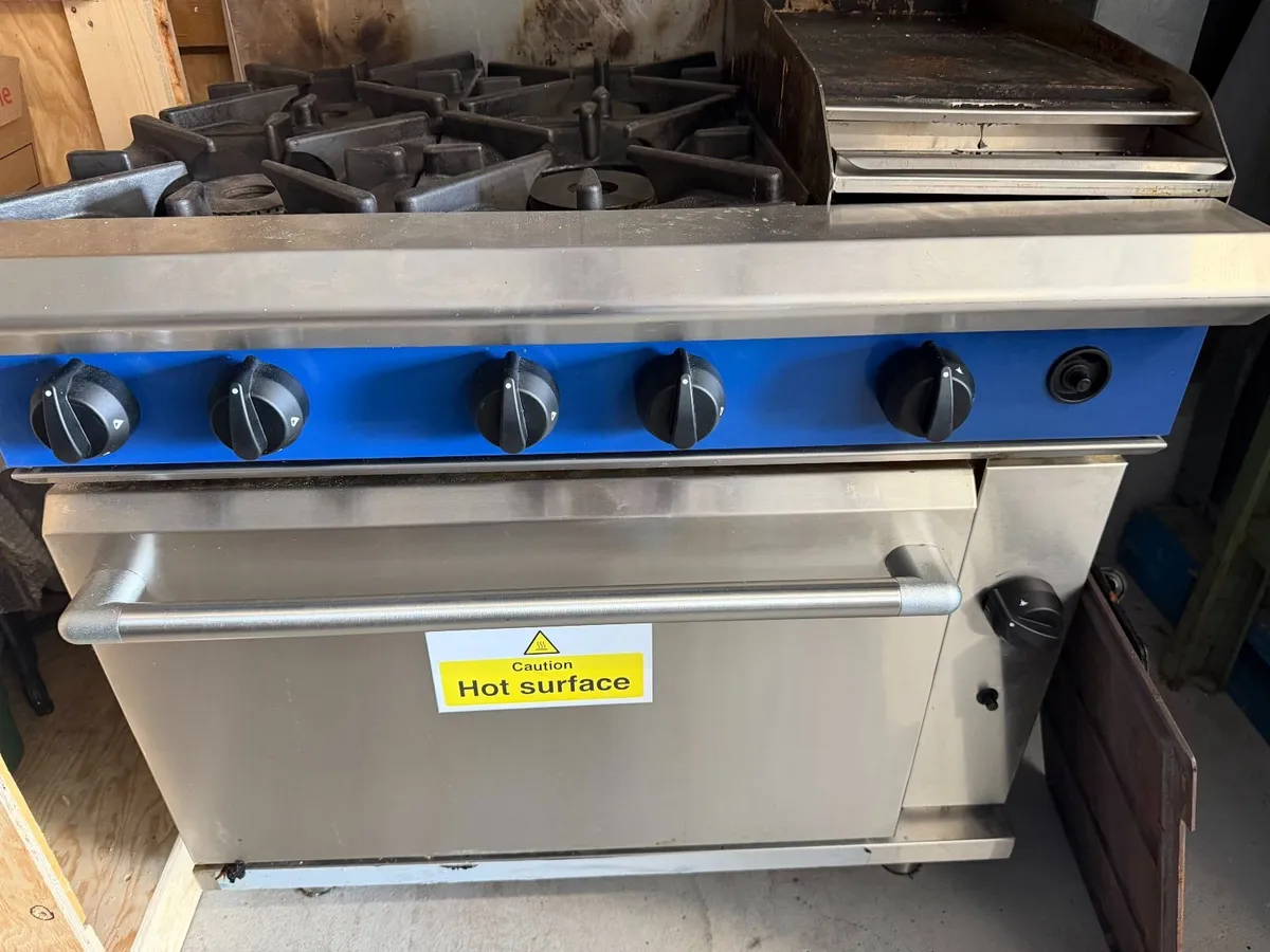 Blue Seal Commercial Gas Range with Griddle & Oven - Image 3