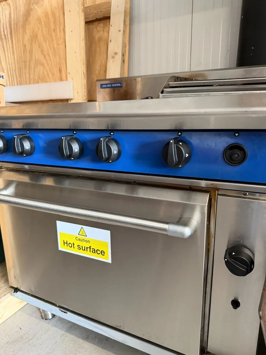 Blue Seal Commercial Gas Range with Griddle & Oven - Image 4