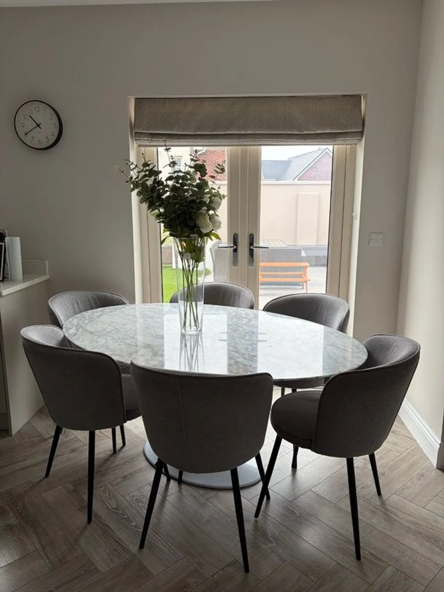 Marble oval table with 6 chairs - Image 2