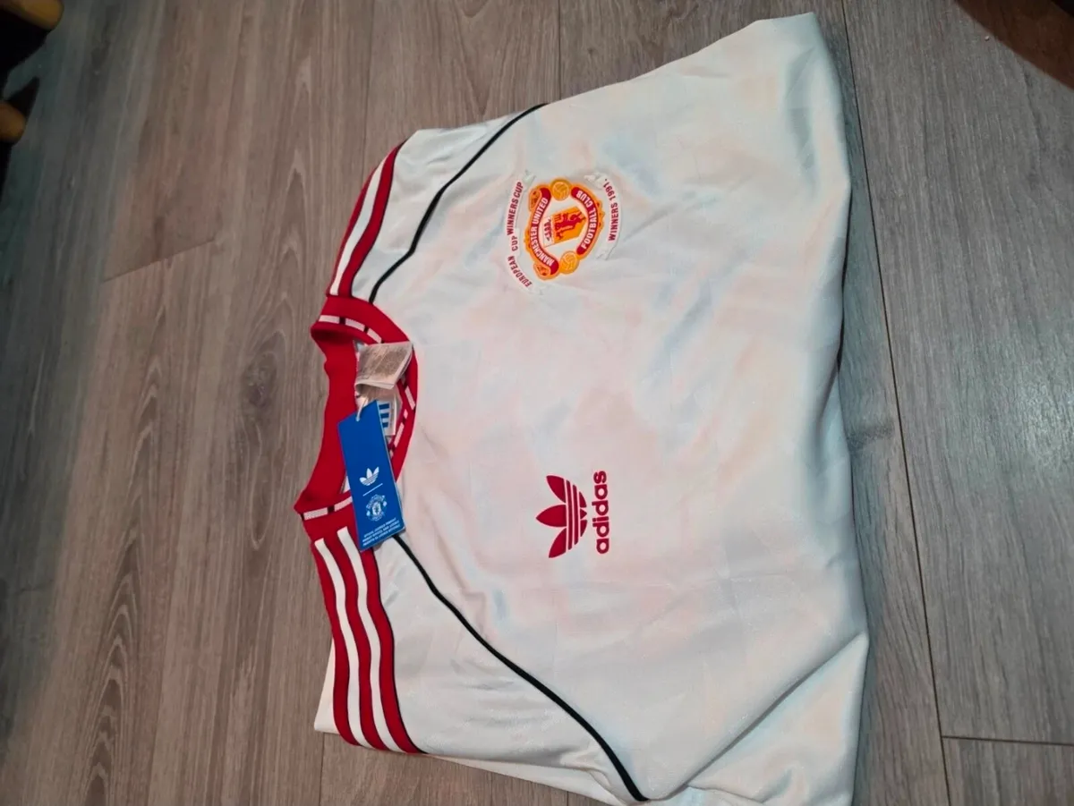 1991 Manchester United European Cup jersey - Image 2
