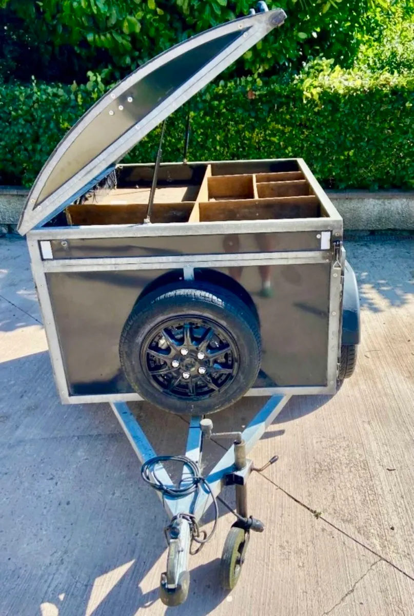 Dog trailer 4 large compartments - Image 1