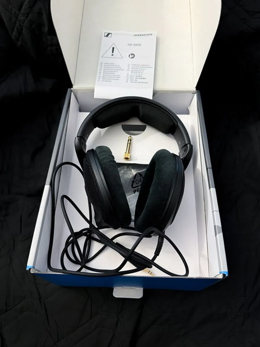 Sennheiser HD 560S Headphones - Image 1