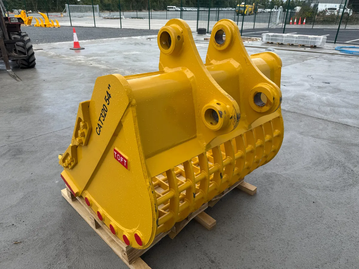 UNRESERVED 2026 GRID BUCKET FOR AUCTION - NAAS - Image 4