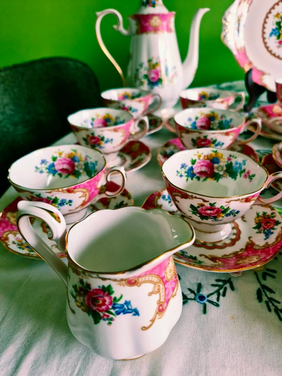 Rare Lady Carlyle coffee set. - Image 1