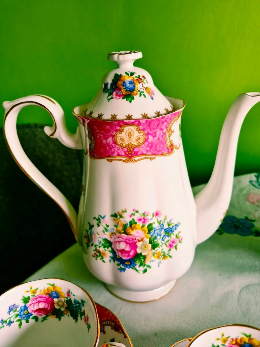 Rare Lady Carlyle coffee set. - Image 2