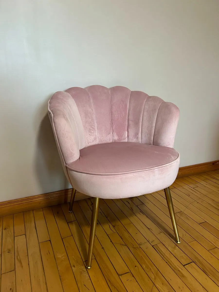 Pink Velvet Shell Accent Chair - Image 2