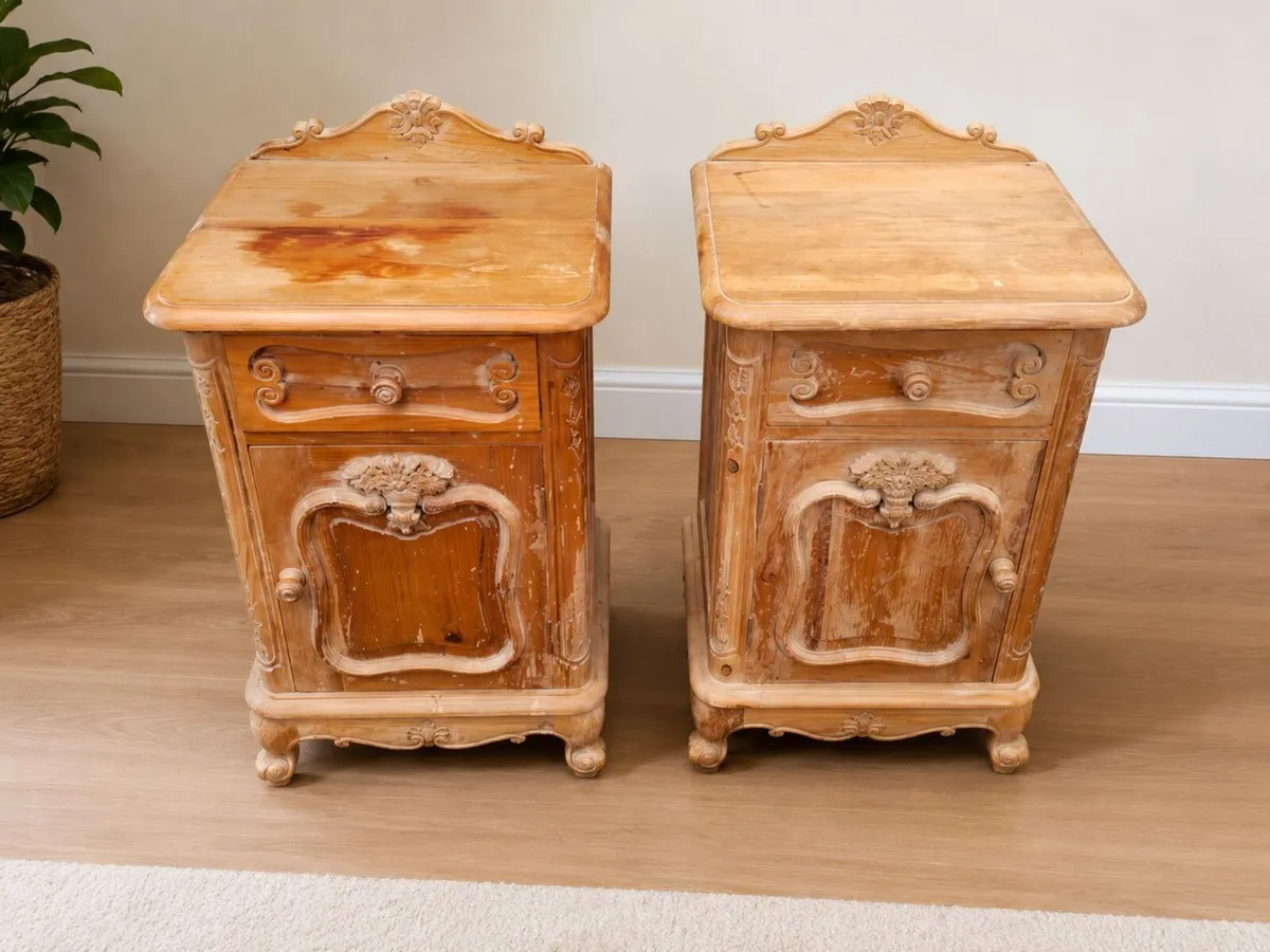 Bedroom Chest of drawers + two Lockers - Image 2