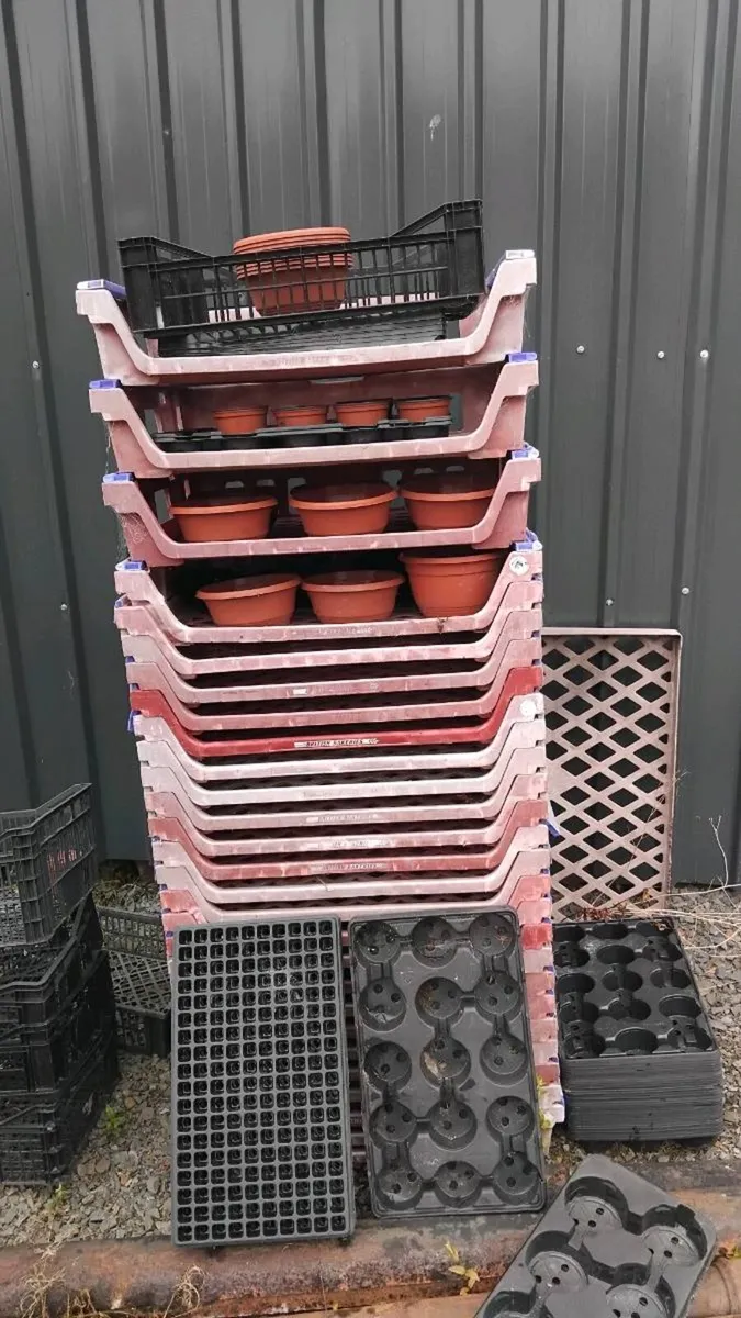 Garden equipment - Image 1