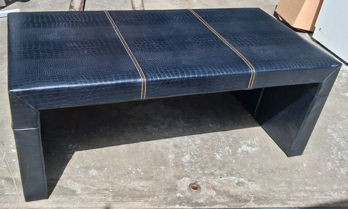 Luxury bench suitable for reception/canteen/lounge - Image 1