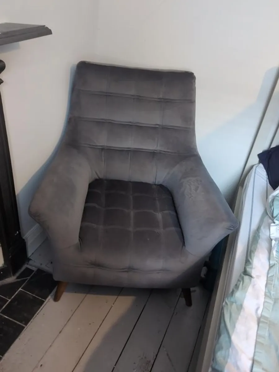 luxury armchair - Image 2