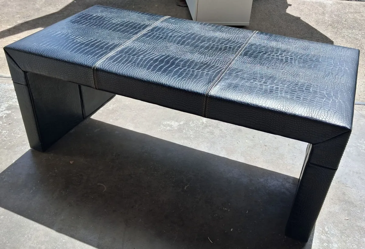 Luxury bench suitable for reception/canteen/lounge - Image 2