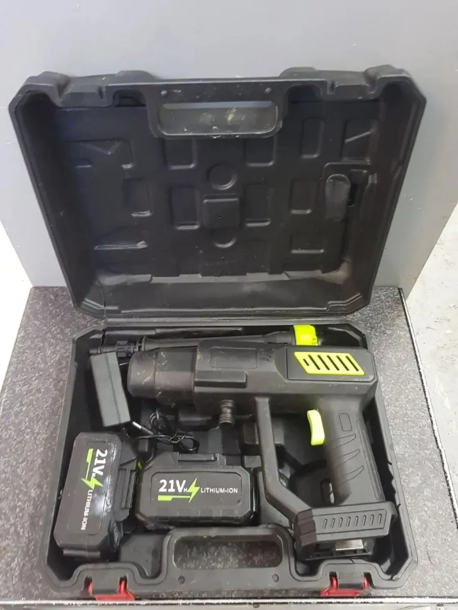 BATTERY OPERATED HANDHELD POWER WASHER - FOR SALE - Image 1